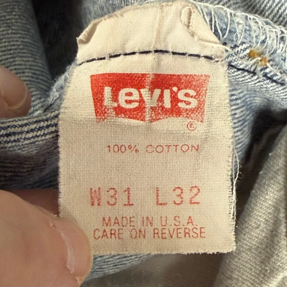 Vintage Levis 501 Mens Light Wash Straight Leg Button Fly Jeans 31x32 Made inUSA